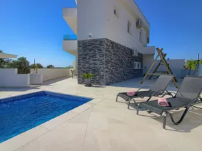 Holiday home with barbecue, private pool & garden - Image 2