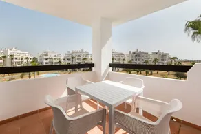 Apartamento con piscina y terraza - Image 2