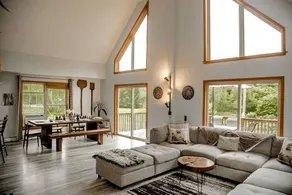 Incredible New York Cabin with a Spa and Movie Theater - Image 2
