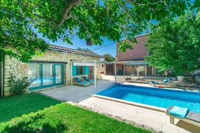 Villa con piscina, terraza y jardín | Vistas a la piscina - Image 2