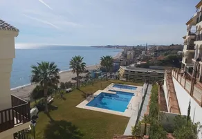 Agréable appartement de vacances adapté aux familles avec internet haut débit, terrasse et piscine | Vue mer | Plage à proximité - Image 3