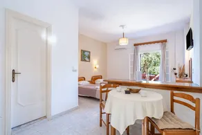 Studio Apartment 'GRAND 4' with Sea View, Wi-Fi and Air Conditioning - Image 4