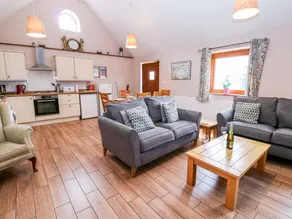 Cottage with garden - Image 5