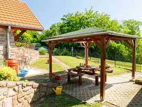 House with BBQ, garden & terrace | Lake view - Image 3