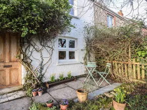 Fully equipped lovely cottage with garden - Image 2