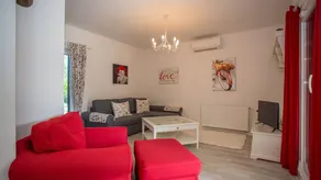 Holiday home with barbecue & terrace - Image 2