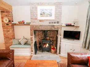 Cottage with garden - Image 4