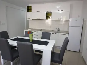 Apartment with barbecue, terrace & pool - Image 2