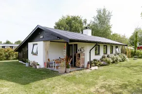 Romantic island cottage in cosy style near beach - Image 2