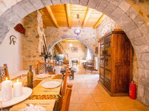 Appartement avec jardin, barbecue et piscine privée - Image 3