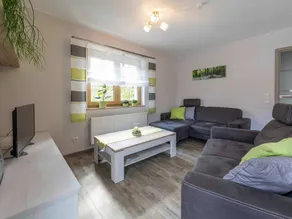 Family-oriented holiday apartment with garden & barbecue - Image 4