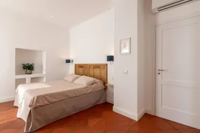 Bed and Breakfast 'Camera Matrimoniale Vista Lago' with Mountain View, Pool and Wi-Fi - Image 5