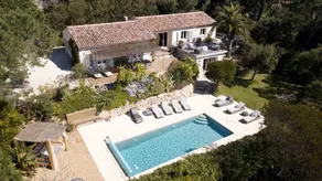 Villa avec barbecue, jardin et terrasse - Image 2