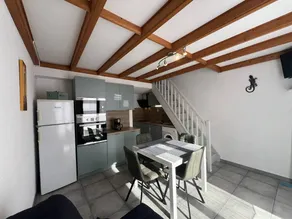 Charming 2-Bedroom Villa, Terrace, 250m to Beach, Sleeps 6, Quiet Area - Image 3