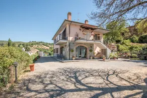 House with barbeque, private pool & garden | City view - Image 2