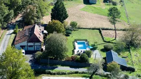 Cottage avec piscine, terrasse et barbecue | Vue jardin | Idéal pour le télétravail - Image 2