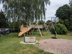 Voll ausgestattete charmante Ferienwohnung mit Terrasse, beheiztem Pool und Sauna | Gartenblick - Image 4