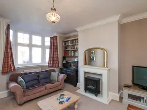 Family-friendly pleasant cottage with garden | Beach view | Pet-friendly - Image 5