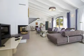 Children-friendly house with private pool, terrace & BBQ | Mountain view | Next to the beach | Good for workation | Pets allowed - Image 4