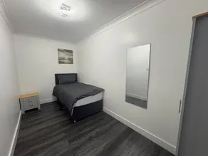 Holiday apartment with garden - Image 5