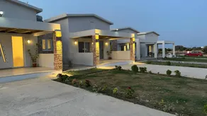 Villa with terrace & garden | City view - Image 5