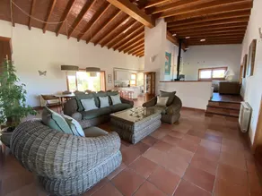 Villa with garden & terrace - Image 3
