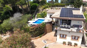 Villa 'Colina' with Sea View, Wi-Fi and Air Conditioning - Image 2