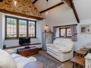 Family-friendly cottage with garden - Image 2