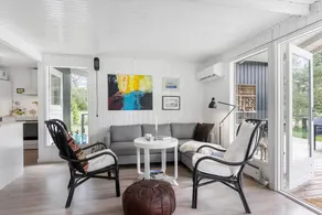 Holiday home with barbeque & terrace - Image 5