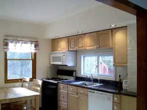 Lovely Cottage Getaway in the Mountains near Phoenicia, New York - Image 3