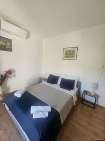 Habitación en casa de familia con terraza - Image 2