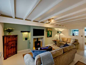 Fully equipped pleasant cottage with terrace | Water view | Dogs allowed - Image 3