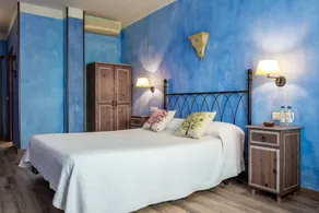 Family-friendly beautiful dedicated room with terrace, garden & pool | River view | Pets allowed - Image 4
