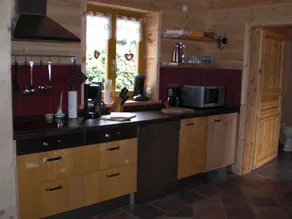 Children-friendly holiday home with barbeque, terrace & garden - Image 3