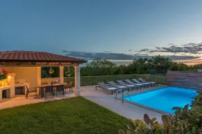 Villa with garden & barbeque - Image 5