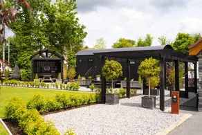 Lodge with barbeque, jacuzzi & garden | Beach view - Image 4