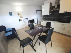 Appartement avec jardin, barbecue et piscine - Image 3