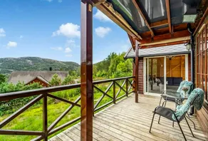 Holiday home with BBQ, terrace & garden - Image 4