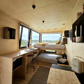 Secluded Tiny House with Breathtaking Vineyards Views in Arbis, Nouvelle-Aquitaine - Image 3