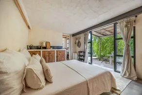 Estudio con barbacoa, piscina y jardín | Vistas al jardín - Image 2