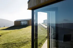 Rural cabin with sea views, perfect for relaxing in nature - Image 2