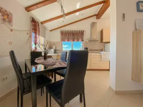 Fantastic flat 120 metres to the beach with sea view, sun loungers, air conditioning, WiFi - Image 5