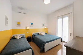 Appartement de vacances avec jardin et internet haut débit | Vue jardin | À côté de la plage | Avec animaux admis - Image 4
