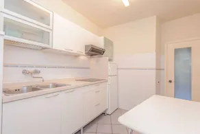 Villa avec piscine, jardin et terrasse - Image 4