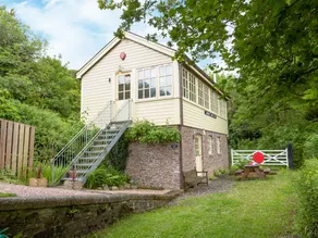 Child-friendly pleasant cottage with barbecue & garden | River view | Pets allowed - Image 2