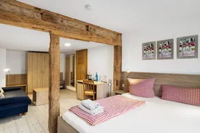 Room “Esche” with Mountain View, Shared Garden and Wi-Fi - Image 5
