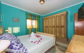 Holiday home with garden, terrace & private pool - Image 5