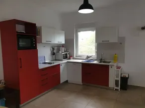 Fully equipped holiday home with garden, hot tub & barbeque | Sea view - Image 2