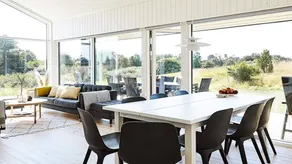 Holiday home with terrace - Image 4