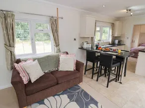 Family-oriented cottage with garden | Pets are welcome - Image 3